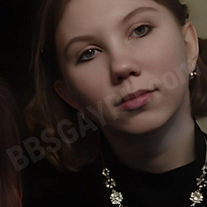 LeraNaughty04272071